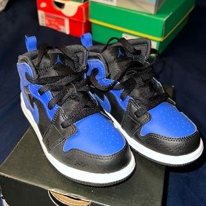 Jordan 1 Mids